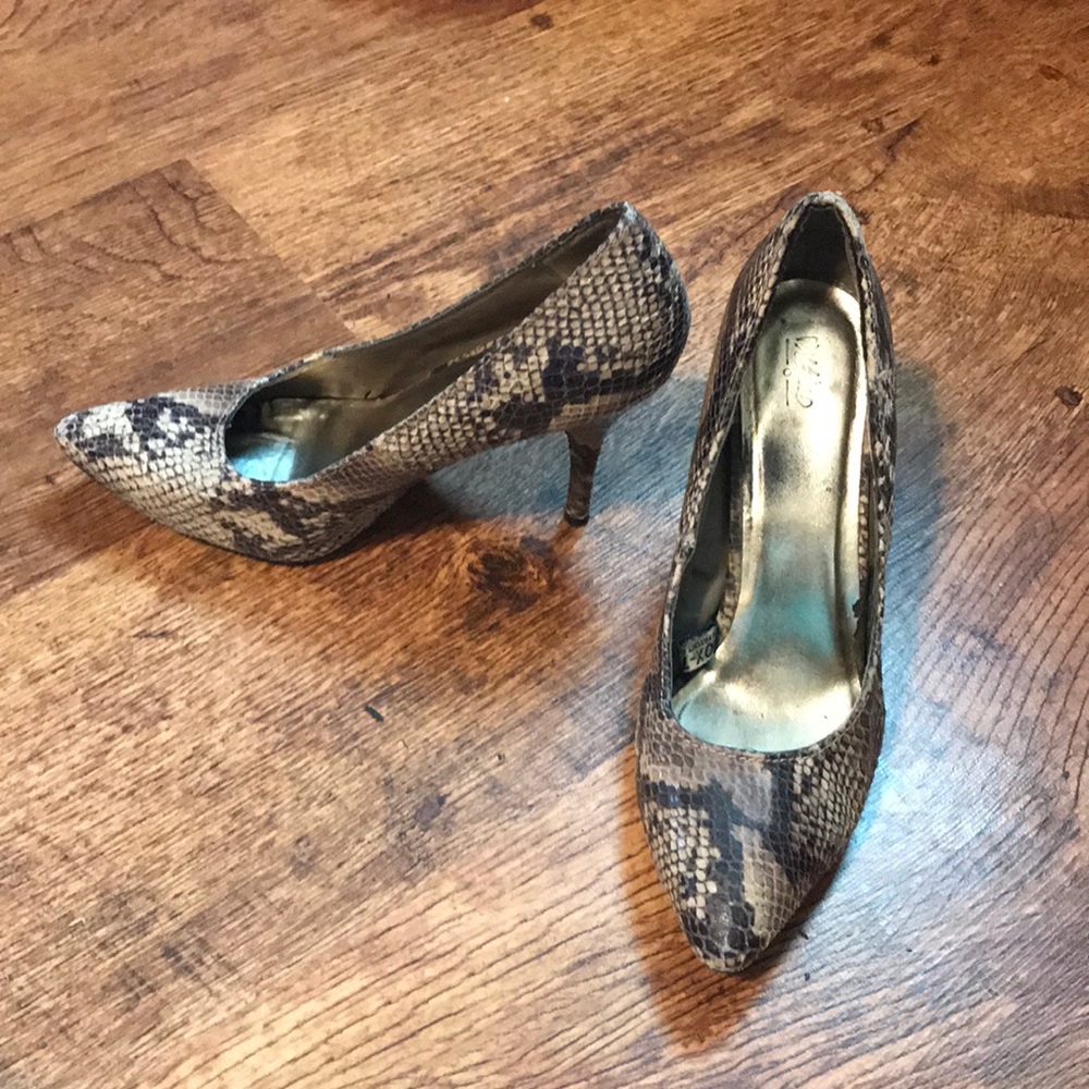 Heels - Picture 2 of 4